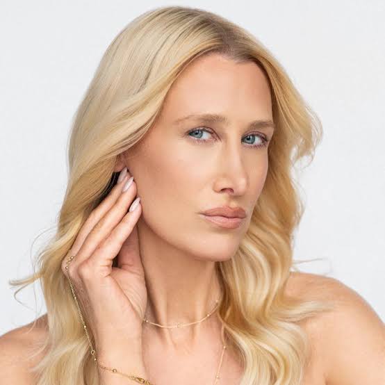 Lauren Deckert Biography: Instagram, Height, Net Worth, Husband, Age, Kids, Parents, Siblings, Nationality