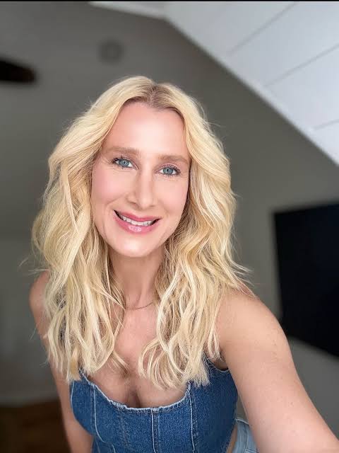Lauren Deckert - Biography