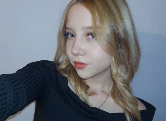 Dafne Urifrias Biography: Age, Boyfriend, Parents, Net Worth, Instagram, Modeling Career, Content, Ethnicity