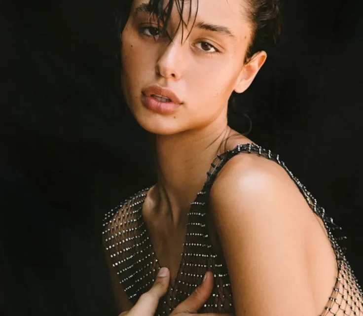 Isabella Elei Biography: Age, Height, Net Worth, Boyfriend, Parents, Career, Bad Bunny
