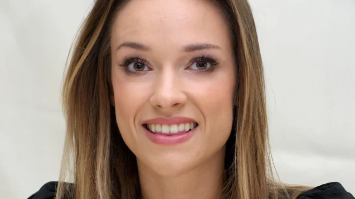 Alicja Bachleda-Curuś Biography: Age, Son, Height, Net Worth, Parents, Siblings, Movies & TV Shows, Boyfriend