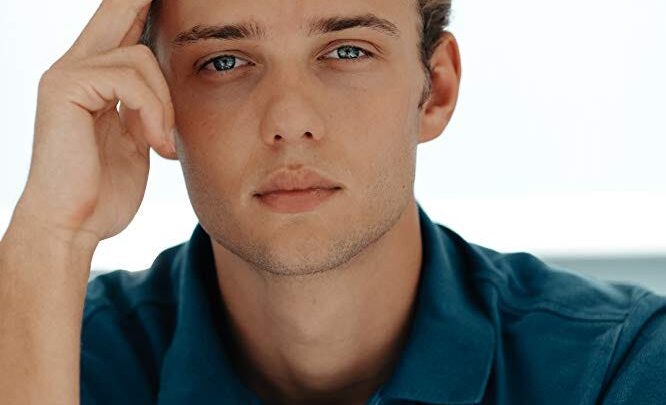 Edouard Philipponnat Biography: Age, Girlfriend, Height, Net Worth, Parents, Brother, Movies, Languages
