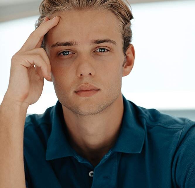 Edouard Philipponnat Biography: Age, Girlfriend, Height, Net Worth, Parents, Brother, Movies, Languages