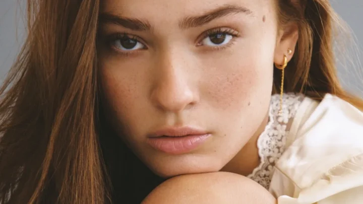 Bianca Finch Biography: Age, Height, Net Worth, Parents, Sisters, Boyfriend, Music Video, Instagram