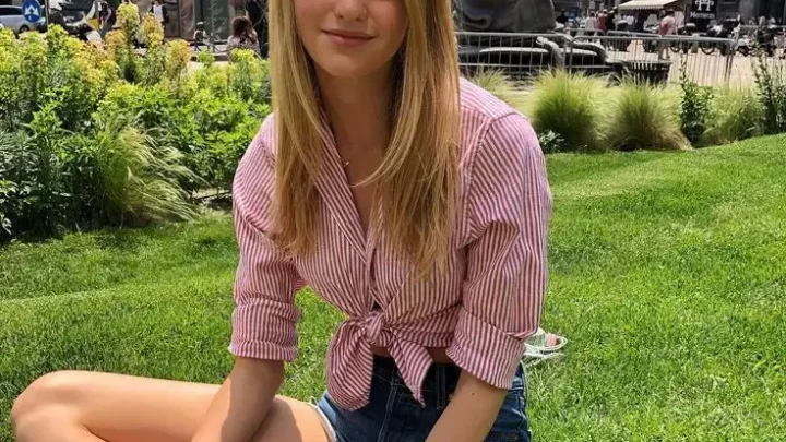 Willow Hand Biography: Age, Height, Net Worth, Parents, Fiancé, Instagram, YouTube, Prada