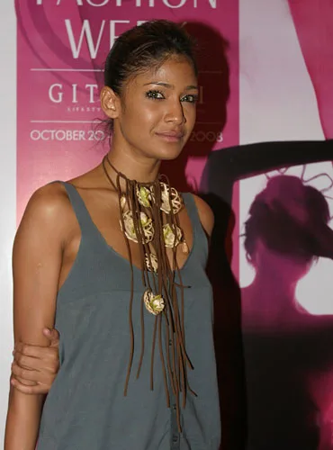 Carol Gracias - Biography