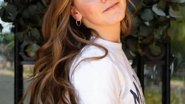 Addison Wallace Biography: Age, Real Name, Parents, Siblings, Net Worth, Boyfriend, CRAZY MIDDLES, Adopted, Religion