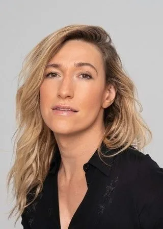 Abril Zamora - Biography