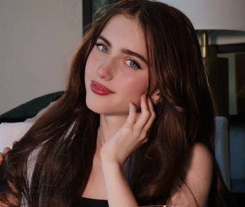 Emma Grace Biography: Age, Height, Net Worth, Parents, Siblings, Boyfriend, YouTube, Makeup