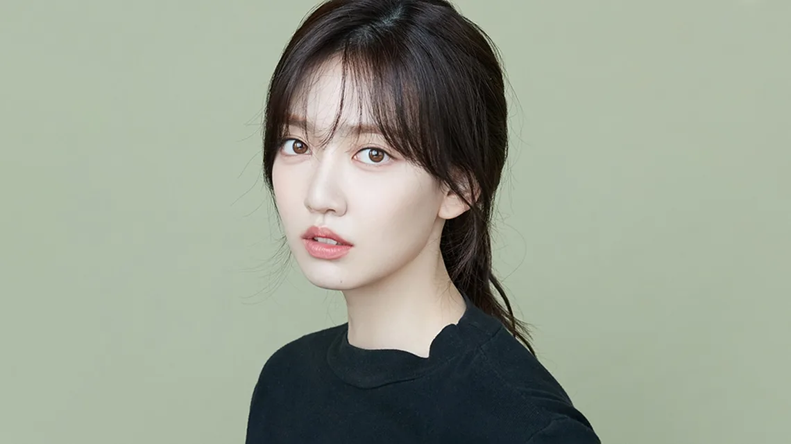 Kim Ji-in Biography: Parents, Height, Net Worth, Movies, Age, Siblings, Boyfriend, Nationality