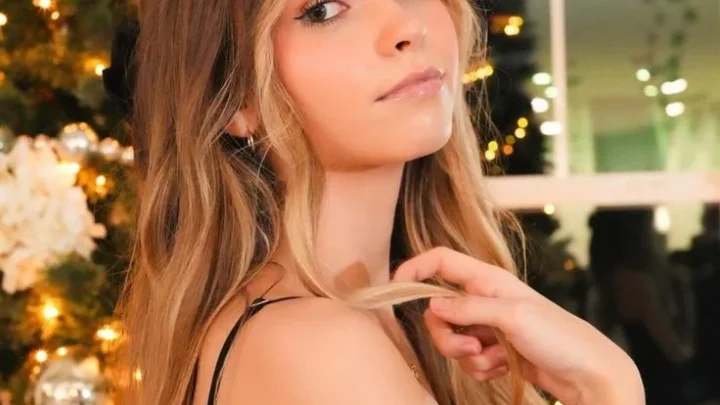 Ella Caroline Biography: Age, Net Worth, Parents, Boyfriend, Roblox, YouTube, Paris Hilton