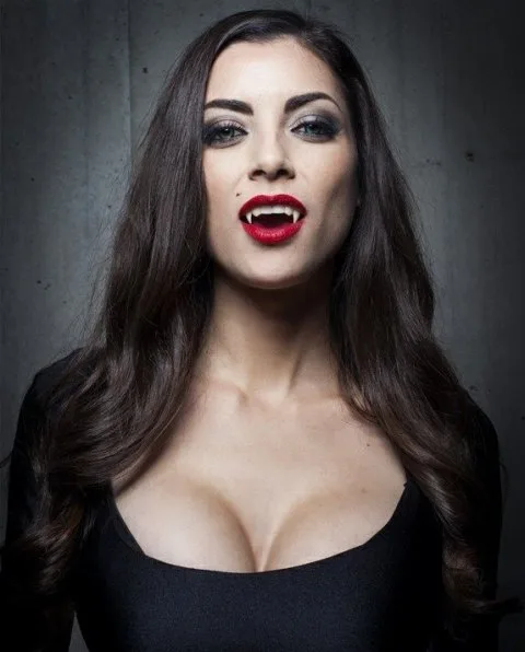 LeeAnna Vamp - Biography