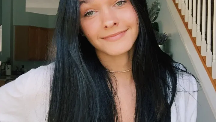 Emma Marie Biography: Age, Boyfriend, Sister, Height, Net Worth, Parents, Cheerleading, YouTube