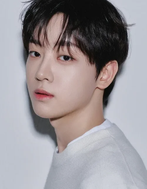 Lee Tae-vin Biography: Age, Height, Net Worth, Parents, Girlfriend, MYTEEN, Dramas, MBTI