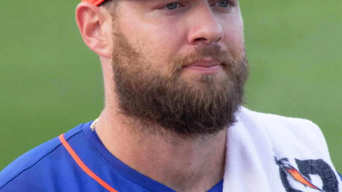 Adrian Houser Biography: Age, Wife, Kids, Parents, Net Worth, Height, Brother, Contract, Stats