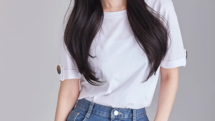 Woohee Biography: Age, Boyfriend, Parents, Siblings, Height, Net Worth, Songs, Dramas