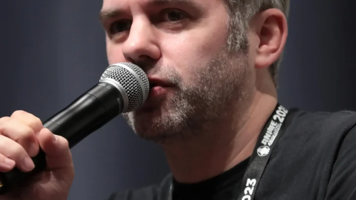 Brad Swaile Biography: Wife, Age, Kids, Height, Net Worth, Parents, Sister, Voice Roles, Anime