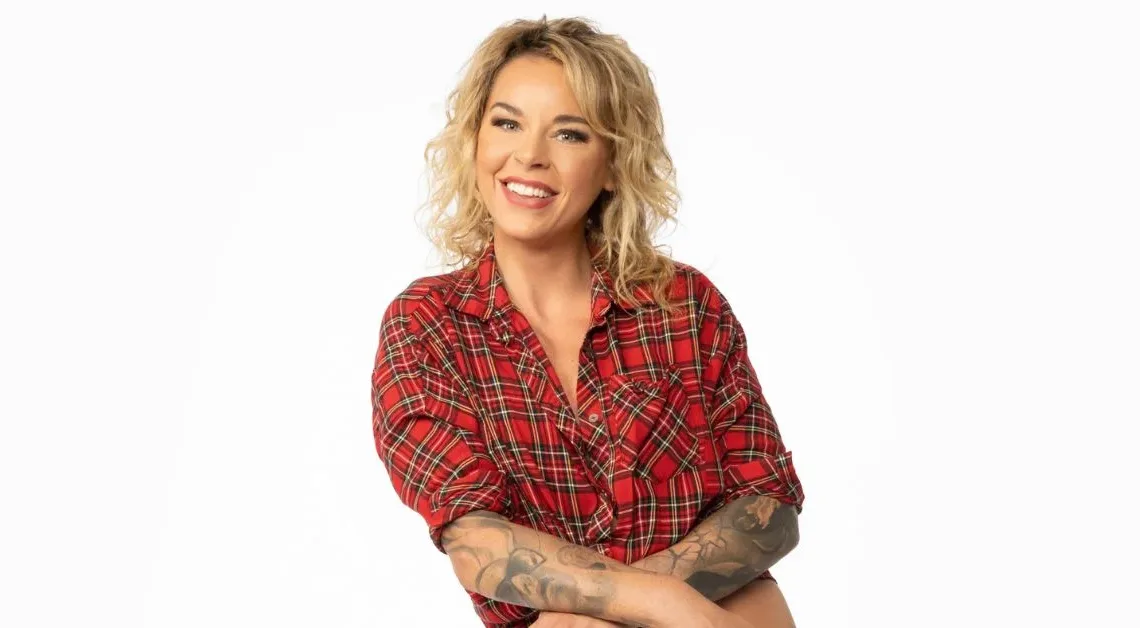 Clare Cunningham Biography: Awards, Age, Siblings, Net Worth, Instagram, Height, TikTok, Songs