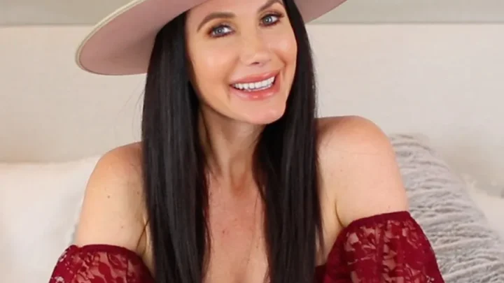 Channon Rose Biography: Age, Height, Husband, Kids, Parents, Net Worth, Siblings, YouTube, Songs & Albums