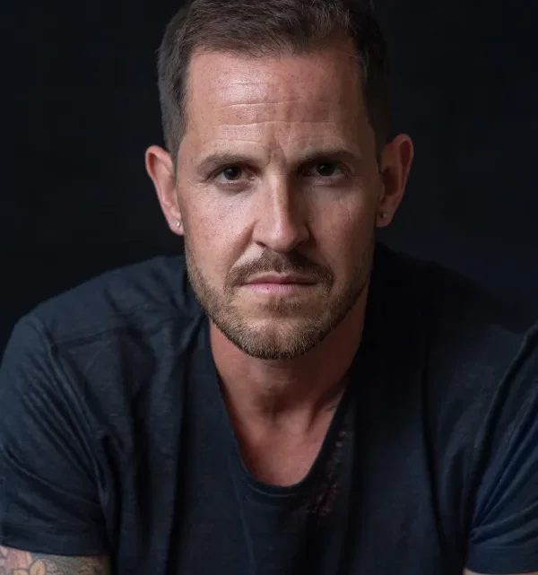 Dan Jones Biography: Age, Wife, Children, Height, Net Worth, Parents, Books, TV Shows, Career