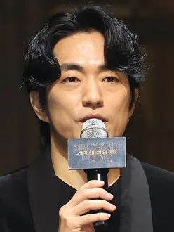 Jung Moon-sung - Biography