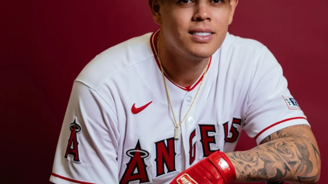 Gio Urshela Biography: Age, Wife, Daughter, Height, Net Worth, Parents, Retirement, Career