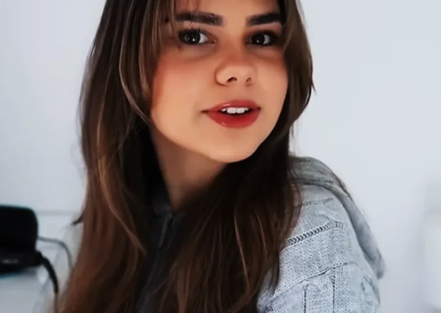 Grace Mulgrew Biography: Age, Parents, Brother, Height, Net Worth, Boyfriend, Barbie Videos, Grace’s World