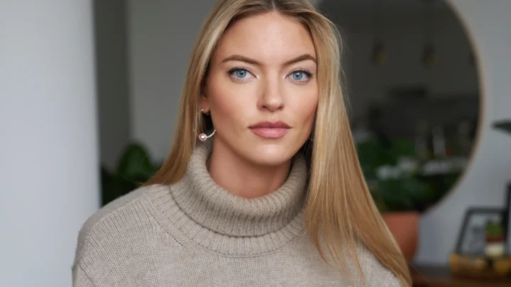 Martha Hunt Biography: Husband, Age, Kids, Height, Net Worth, Parents, Siblings, Victoria’s Secret, Instagram
