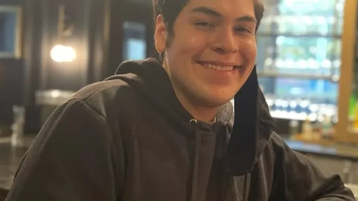 ElasticDroid Biography: Age, Real Name, Height, Net Worth, Parents, Girlfriend, YouTube Channel, Twitch