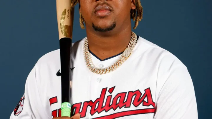 José Ramírez Biography: Age, Wife, Kids, Parents, Net Worth, Height, Brother, Contract, Stats