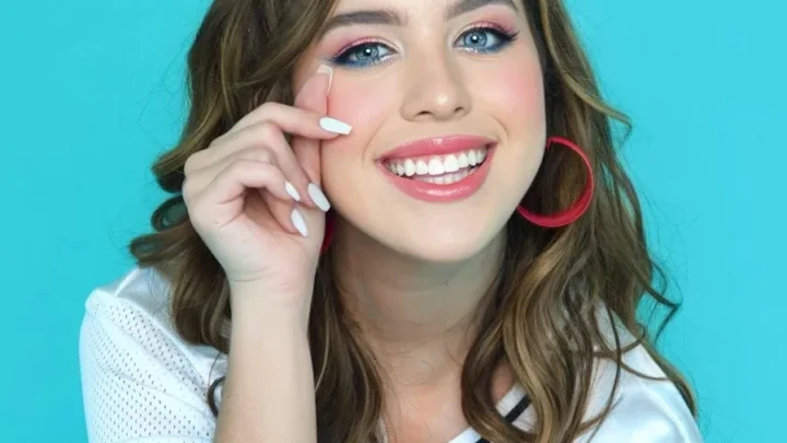 Leyla Star Biography: Age, Height, Net Worth, Real Name, Parents, Brother, Boyfriend, YouTube
