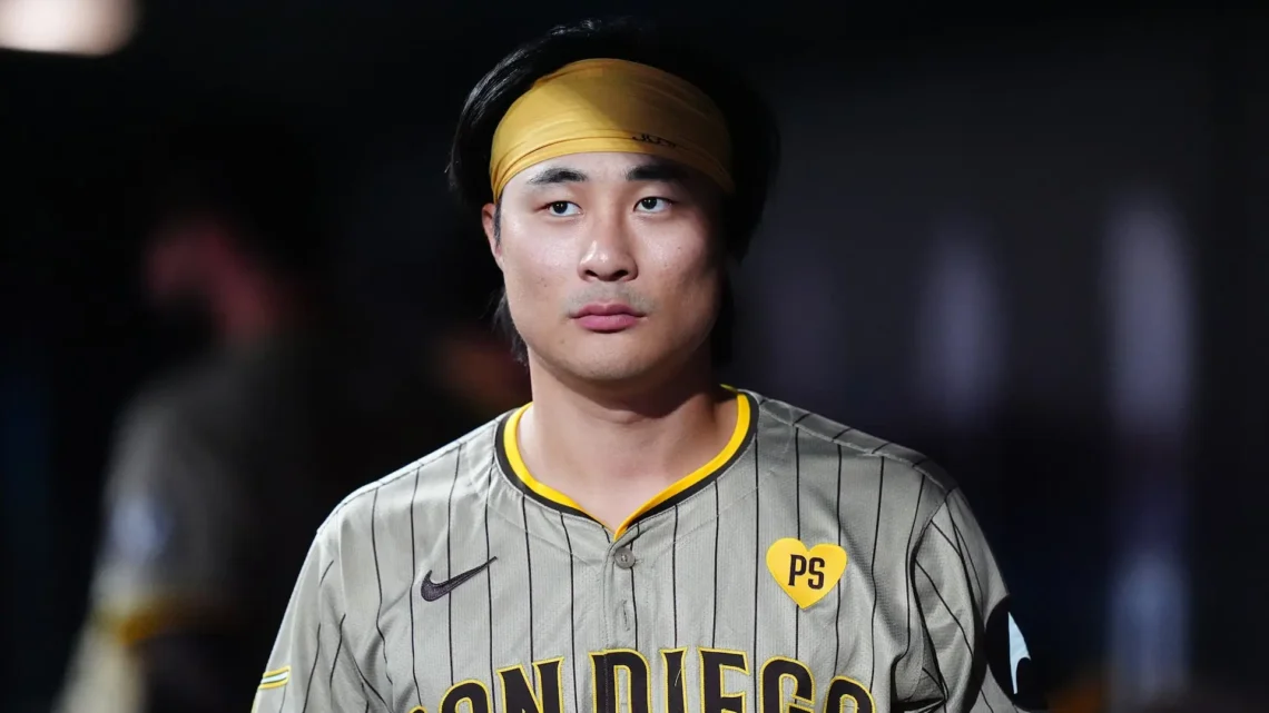 Ha-Seong Kim Biography: Age, Parents, Girlfriend, Sisters, Height, Net Worth, Braves, Gold Glove, KBO, Career