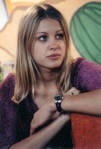 Sara Downing - Biography