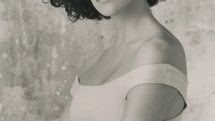 Julie Caitlin Brown Biography: Age, Ex-Husband, Sons, Height, Net Worth, Parents, Movies & TV Shows