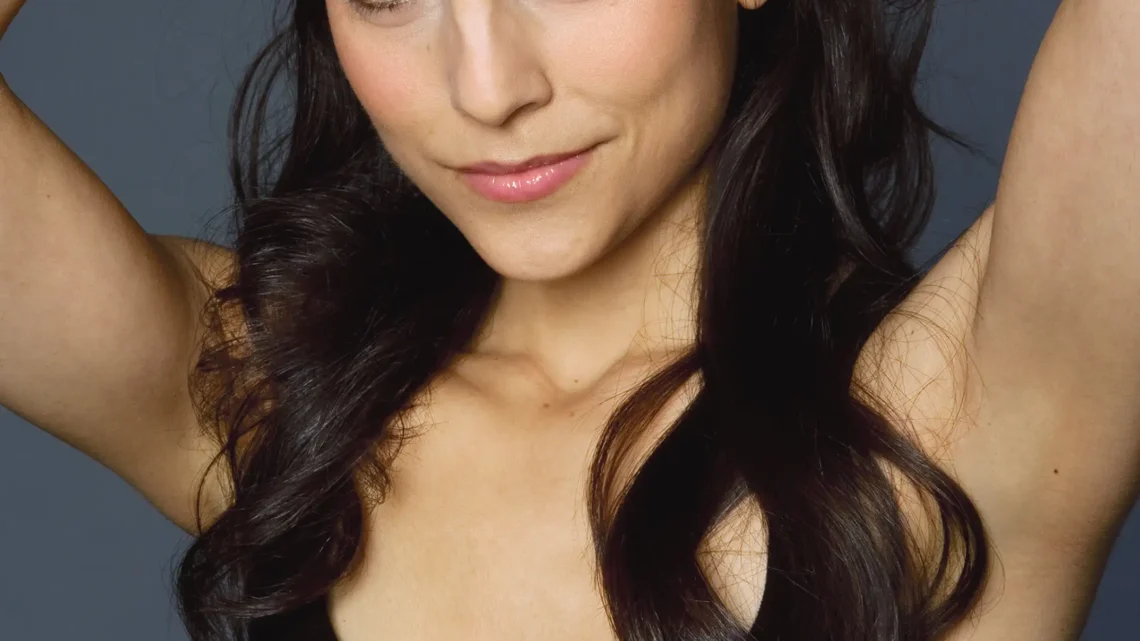 Kate Simses Biography: Husband, Age, Kids, Height, Net Worth, Parents, Brother, Movies & TV Shows