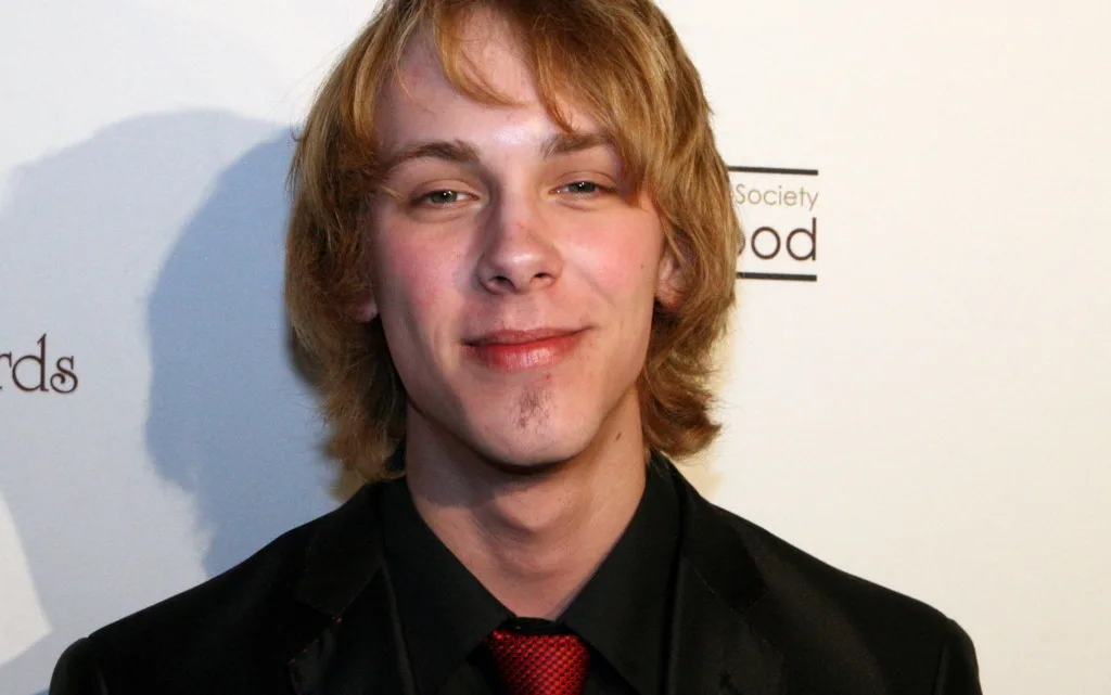Zack Shada Biography: Girlfriend, Movies, Age, Parents, Brothers, Height, Net Worth, TV Shows, Facebook, Band