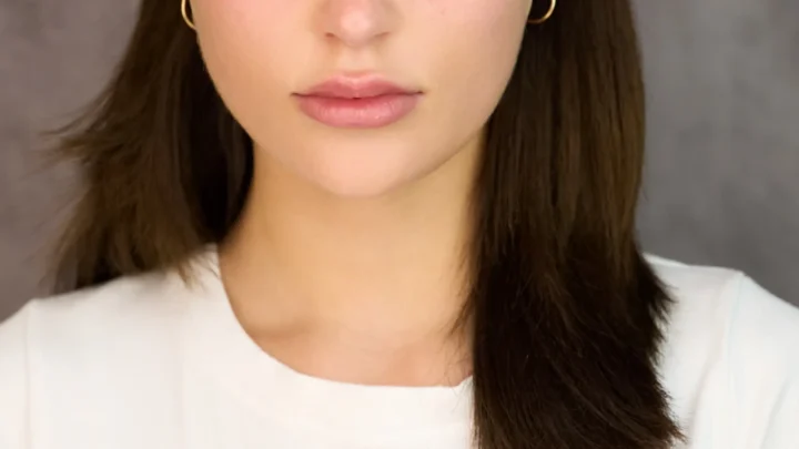Sophi Knight Biography: Age, Height, Net Worth, Parents, Siblings, Movies & TV Shows, Awards, Boyfriend, Instagram