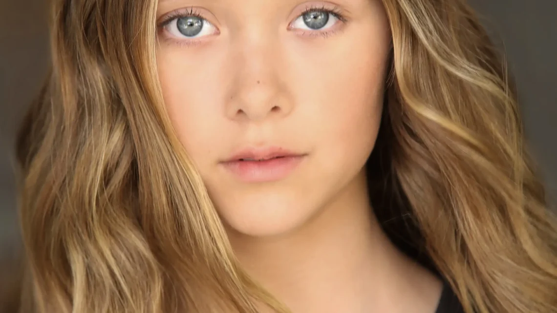 Savy Monroe Stenberg Biography: Age, Height, Net Worth, Parents, Siblings, Boyfriend, Career
