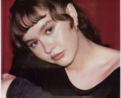 Enya Umanzor Biography: Age, Boyfriend, Siblings, Height, Net Worth, Parents, Podcast, Emergency Intercom