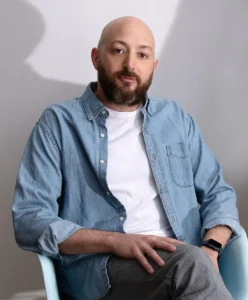 Adam Malamut - Biography