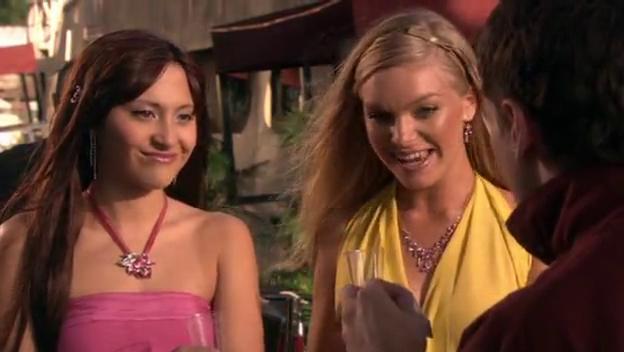 Amy Burnett Biography: Age, Height, Net Worth, Parents, Boyfriend, Movies & TV Shows, Skins