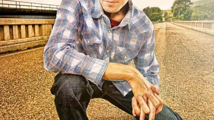 Dustin Clingan Biography: Age, Girlfriend, Height, Net Worth, Parents, Movies, Career, TV Shows
