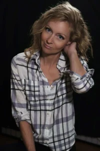 Axelle Carolyn - Biography