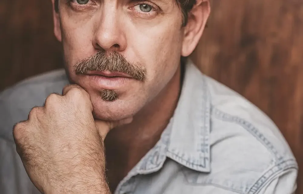 Joe Hursley Biography: Age, Wife, Kids, Height, Net Worth, Parents, Movies & TV Shows, Awards, Songs