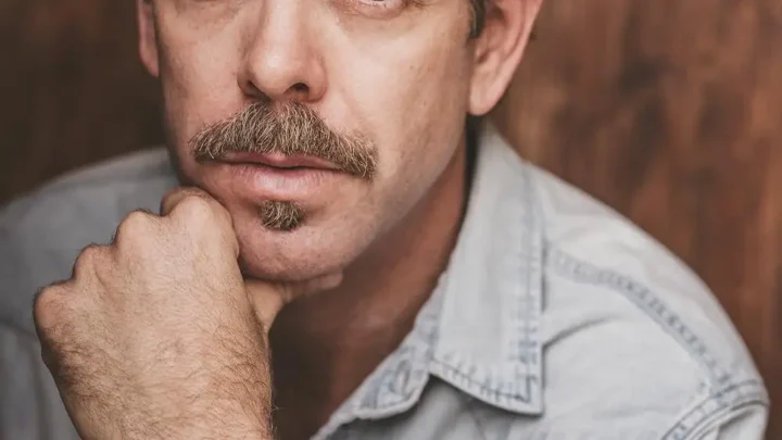 Joe Hursley Biography: Age, Wife, Kids, Height, Net Worth, Parents, Movies & TV Shows, Awards, Songs