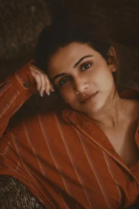 Resham Shrivardhan - Biography