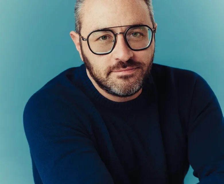 Eliot Glazer Biography: Age, Boyfriend, Height, Net Worth, Parents, Sister, Shows, Books