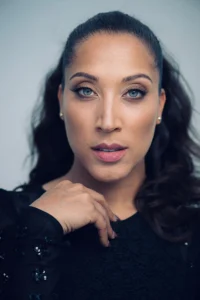 Robin Thede - Biography