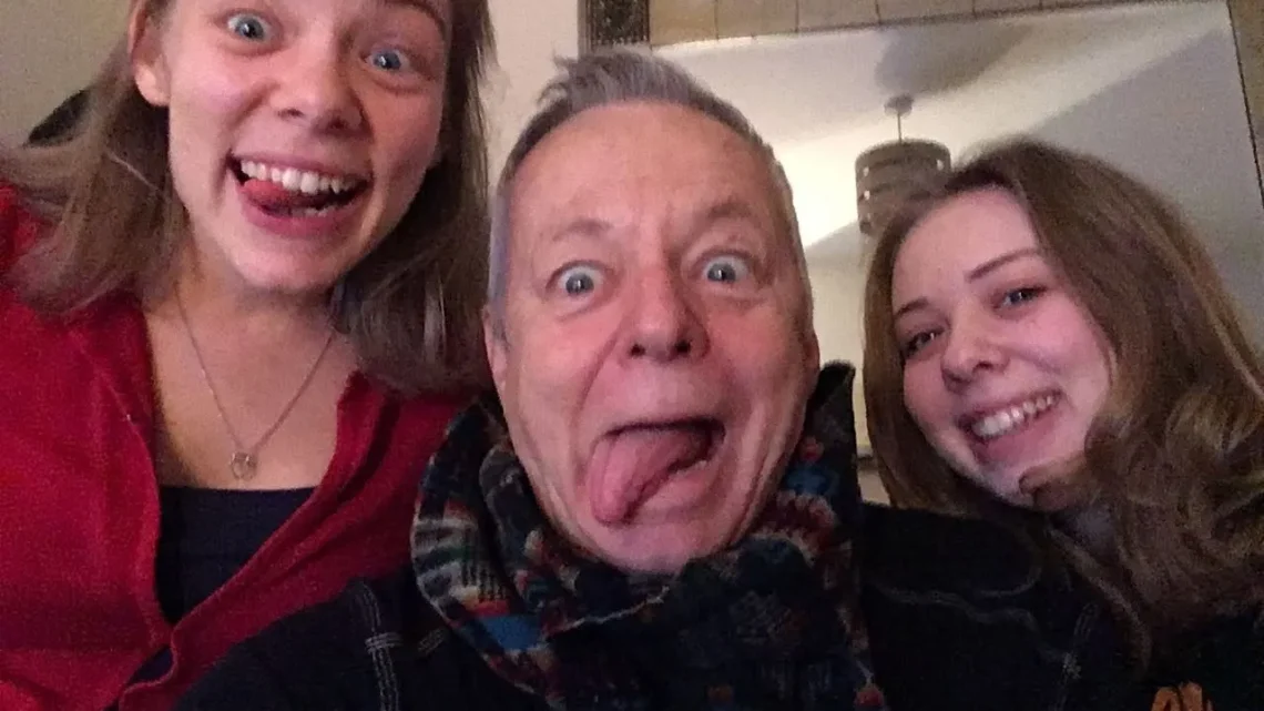 Meet Tommy Emmanuel’s Kids: Rachel Emmanuel, Angelina Emmanuel, and Amanda Emmanuel