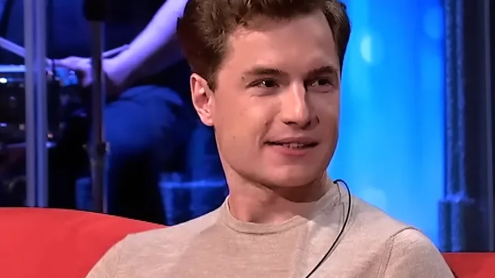 Oskar Hes Biography: Age, Height, Net Worth, Parents, Awards, Girlfriend, TV Shows